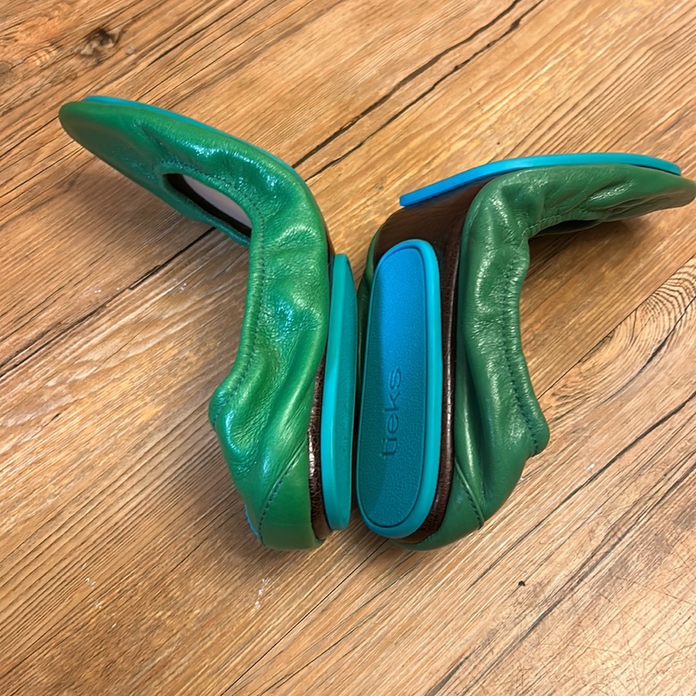 Tieks Clover Green Leather Flats - Picture 3 of 7